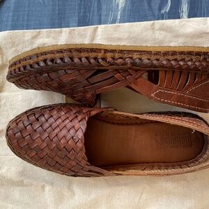 Mohinder, W8, Woven Flat in Walnut, New with shoe bag.